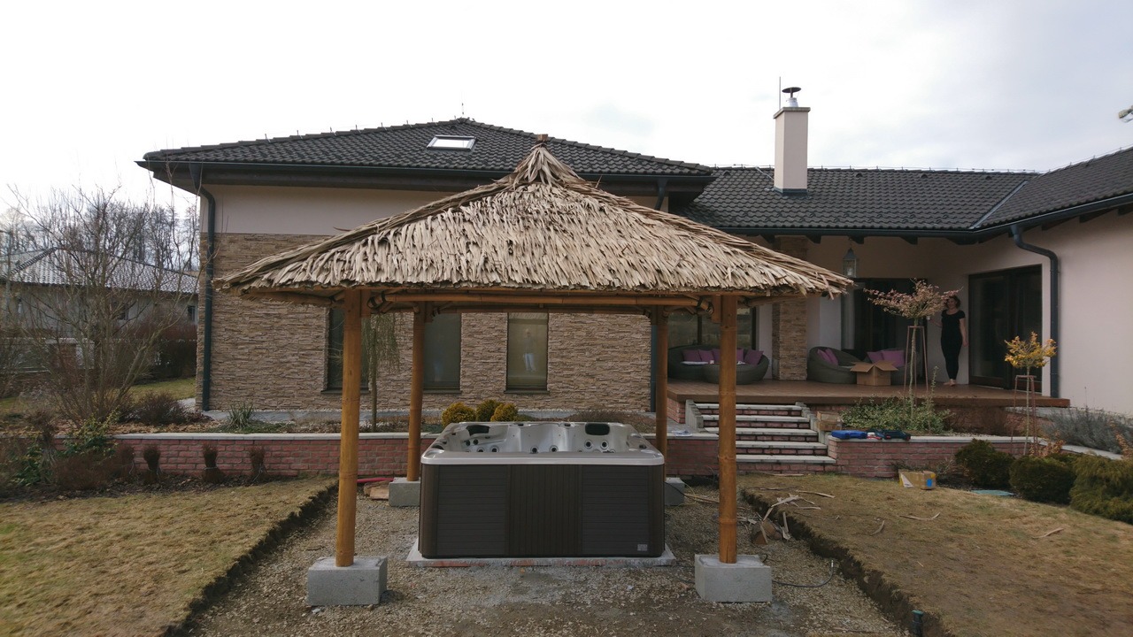 Virivka-Palace-a-altanok-Samarinda-4.jpg
